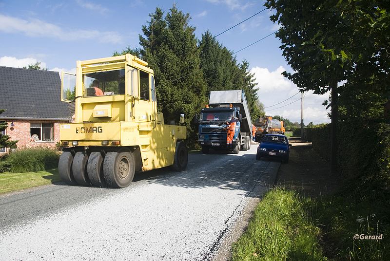 Straatbestrijking in de Bevrijdingsstraat.JPG - Straatbestrijking in de Bevrijdingsstraat